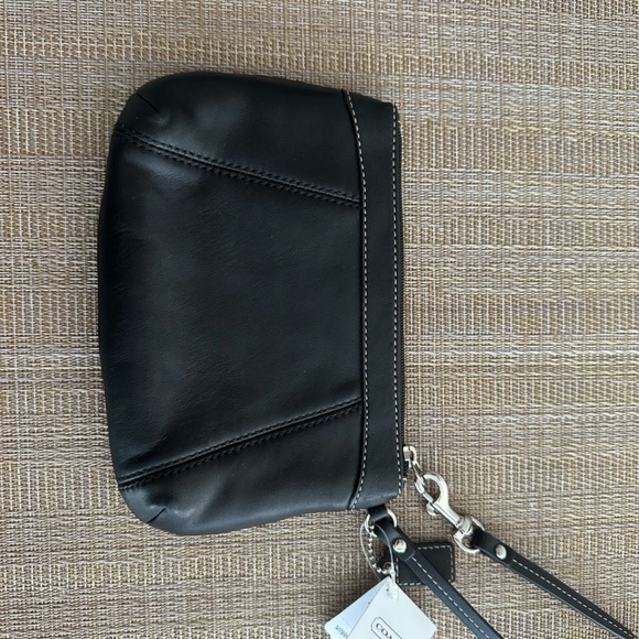 NWT Coach Leather Pleated Medium Wristlet - Black - Picture 5 of 8